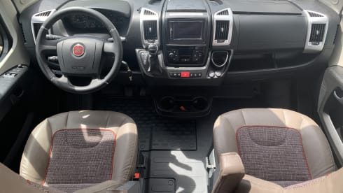 Malibu – Malibu Van 640 LE charming GT sky view