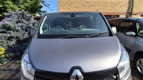 NOMAD – 2 berth Renault Trafic 2017 campervan from 2017