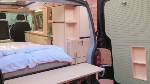 Benji – 4 berth Volkswagen bus from 2017