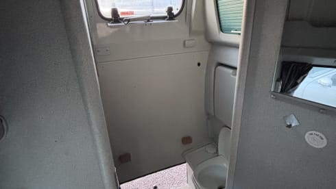 Betty de Bus – 4p Volkswagen campervan uit 1996