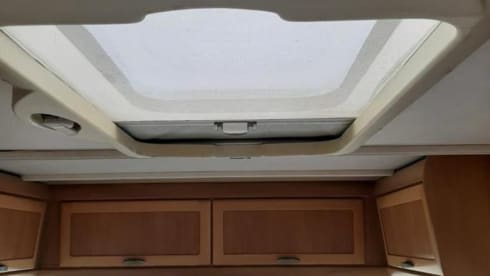 Hymer B654