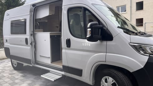 KAMS348 – Chausson First Line V594