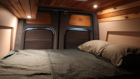 Reddy – Unique DIY Mercedes Sprinter