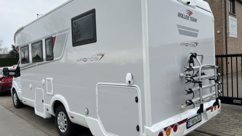 Loft On Wheels 5.0 – Recent automatic camper for 4 people