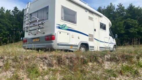 Very neat, luxurious and complete Chausson Allegro 68 with 4 sleeping places.