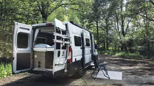 Yvonneke – Fiat: Off Grid-Nespresso-BIP&GO-Bicycle rack-Large refrigerator-LPG tank