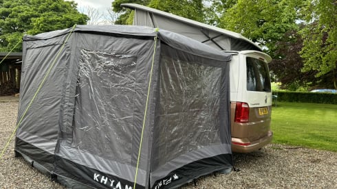 Goldie – Explore with Goldie - Up to 6 Berth VW T6 Campervan