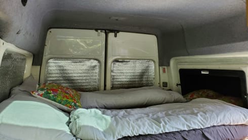Barry Klasbak – Compact, cozy and maintained Mercedes Sprinter for 2 (tall) people