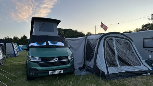 Lillibet – Adventure Ready – Stunning Bayleaf Green VW T6.1, 4 Berth – Pets Welcome