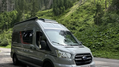 "Big" Nuggy – Very comfortable camper with 4 seats / 4 sleeping places