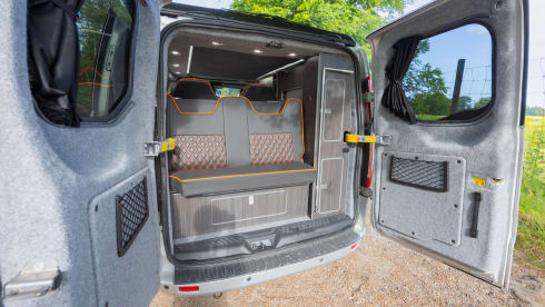 Hulduheim – 4 berth Camper with heating, pop top, awning and wifi