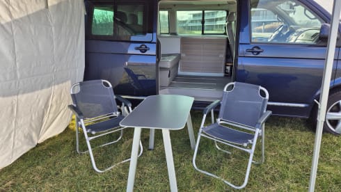 Beautiful 4p Volkswagen T5 California from 2012