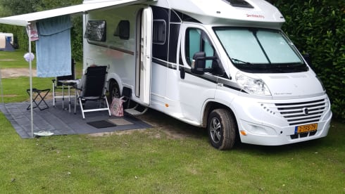 With a good feeling on holiday with this complete Dethleff Camper