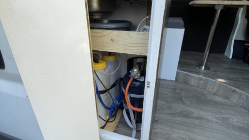 Flow  – On an adventure with this cool DIY Fiat Ducato MultiJet 150 185 HP