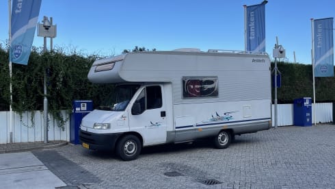 Real family camper! 4p Dethleff's alcove from 1999