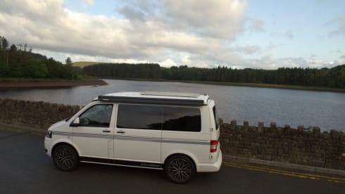 Mabel – 4 berth Volkswagen campervan from 2012