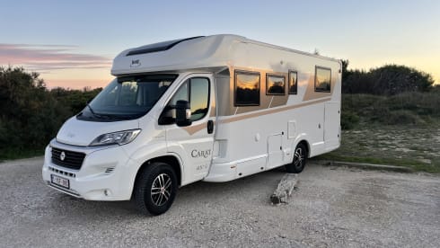 Calimero  – 4 pers Carat luxury camper with fixed bed