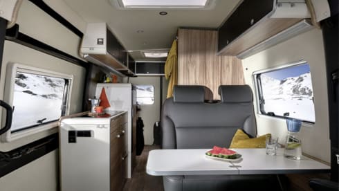 Henry  – Explore in Style with Luxury Hymer Grand Canyon S Crossover