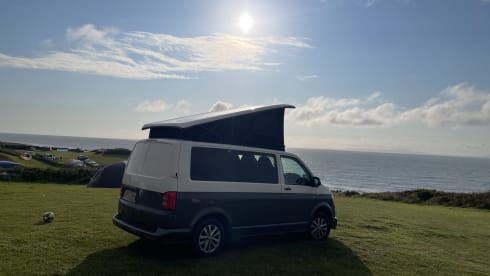 Frankie’s camper  – 4 berth Volkswagen campervan from 2017