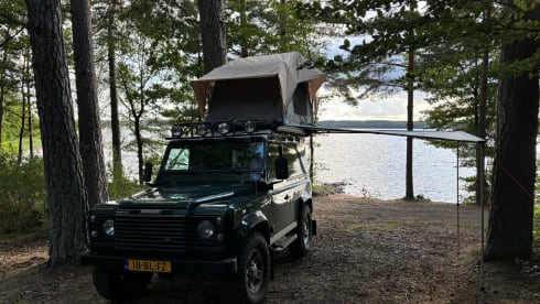 2p Land Rover rooftop from 2004