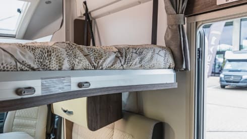 Brand new super equipped Benimar Cocoon 463 automatic