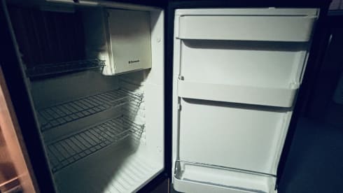 Comfortabel op avontuur als gezin van 4 of met z’n tweeën – 4P bus camper Fiat Ducato - Knaus Boxstar (transverse bed 2P + lifting bed 2P)