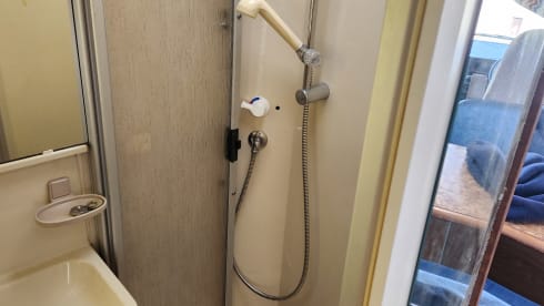 Witte Beer. – 4p Hymer integrated uit 1990