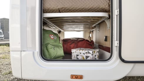 NXA – AutoRoller 707 4 Person Family Motorhome 
