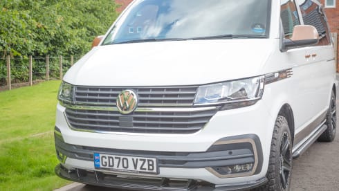 Harriette – 4 berth Volkswagen CamperKing Montecarlo 2021