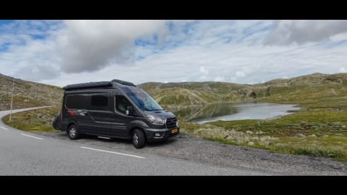 Ûnderweis=fries voor Onderweg – 2p Ford bus from 2023