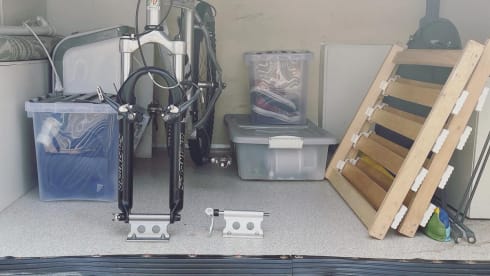 Off-grid 2-person campervan 