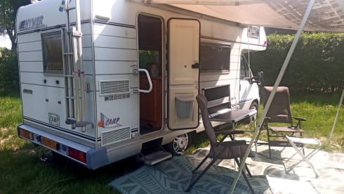 Fietsvakantie – 4-person Hymer with 2 E-Bikes