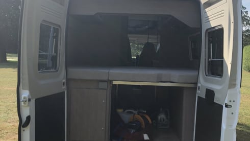 George III – 4p Pössl bus uit 2019