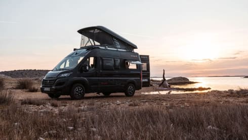 Luxe Sunlight buscamper Automaat uit 2023, 4 persoons