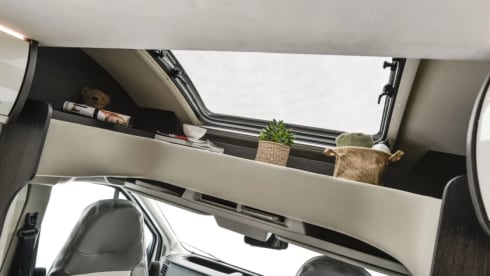 L2R – Comfort 2-4 berth, free WiFi & insurance 