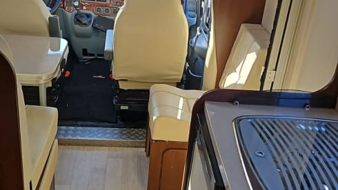 Beautiful stylish camper for 2+2 people