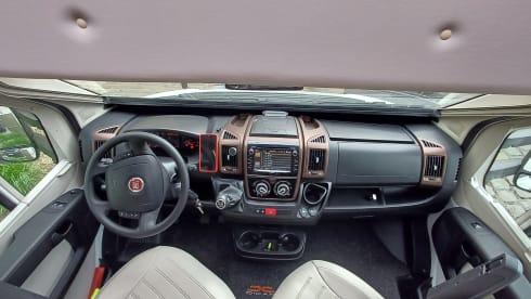 Dolce Farniente – 4 McLouis semi-integrated from 2018