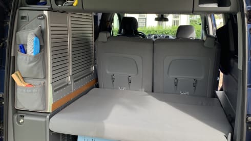 Booster Blue – Mercedes Viano bus camper