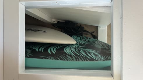 Bob – Peugeot bus camper (extra long comfortable bed)