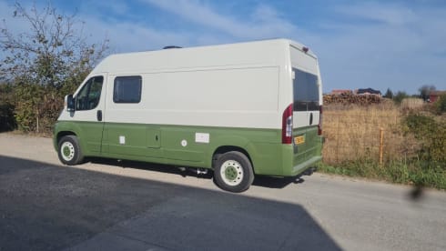 Ollie – 2p Peugeot bus from 2014