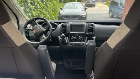 Jeffrey – 2p Fiat Campervan uit 2026 Mc Louis Memfys 4