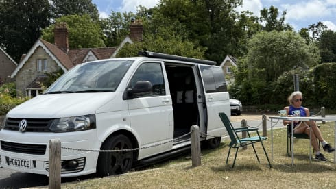 Cee Cee – 2 berth Volkswagen campervan from 2016