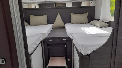 Spacious 5-person mobile home Benimar Mileo 263, from 2021