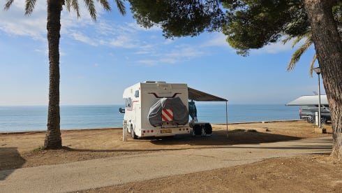 Camper Bolletje – Luxury 4p Roller Team semi-integrated from 2020