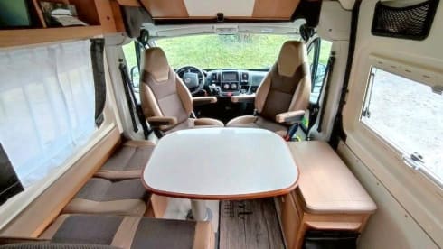 Dreamer – Dreamer Rapido Family Van Select 250