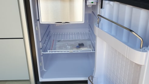 4p Volkswagen campervan uit 2018