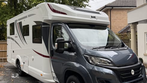 Mclouis  – Dora - Camping-car familial de luxe 4 couchages 