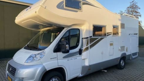 CI Riviera – CI Alcove family camper incl. complete inventory !!