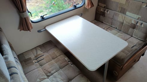 Jeffy – Jeffy – Low-Mileage, Fully Stocked Motorhome, Sleeps 6 Including Insurance!