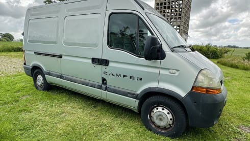 One life Live it  – 4p Renault bus uit 2005